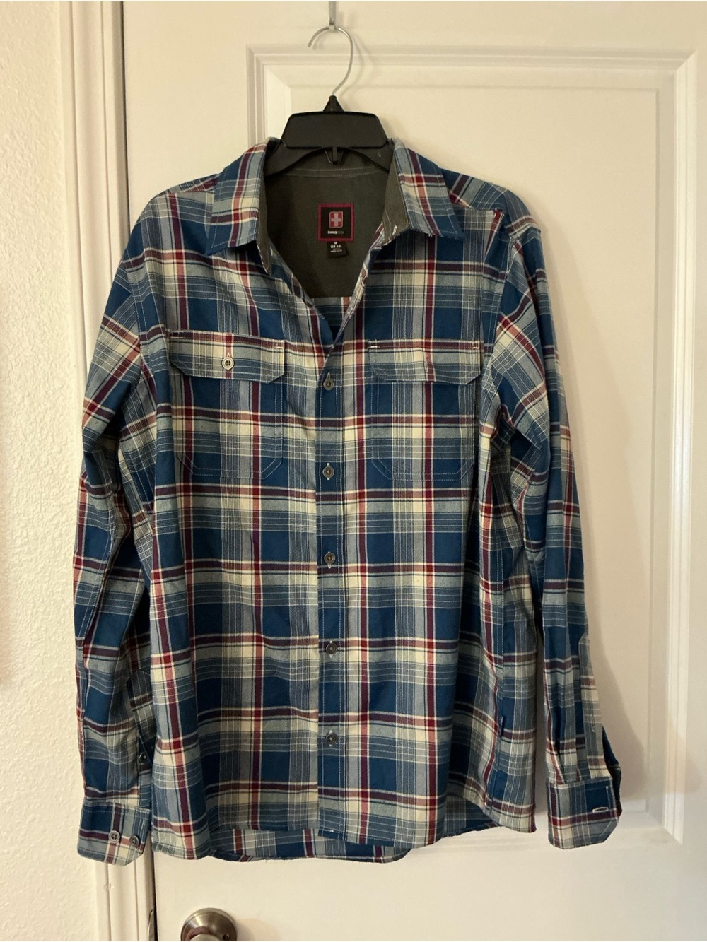rugged SwissTech men's long-sleeve lined medium